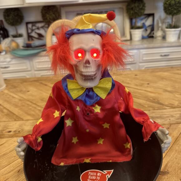 Skeleton Clown Animated Talking Moving Halloween Creepy Trick r Treat Candy Bowl - Picture 7 of 12